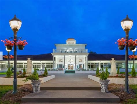 20 Most Romantic Hotels in Wisconsin - Paulina on the road