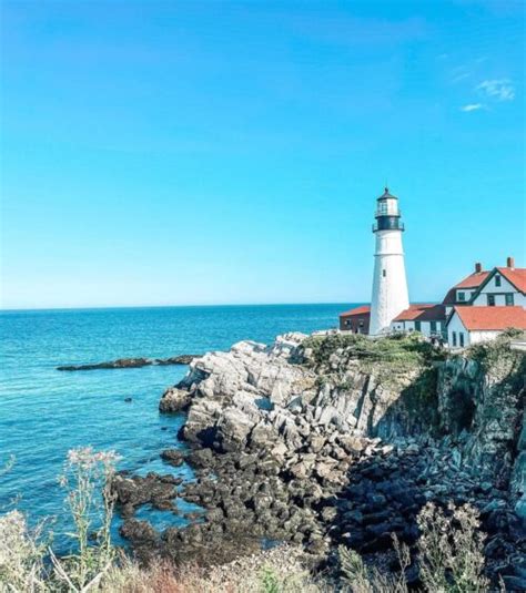 A Complete Guide to Portland Head Lighthouse (+ Photos & Video)