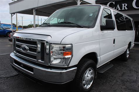 Pre-Owned 2014 Ford Econoline Wagon XLT Extended Sport Van in Tampa #2540 | Car Credit Inc.