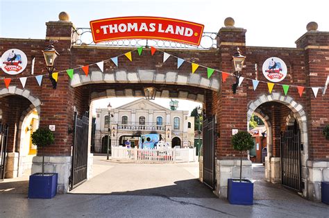 Celebrating the 10th Anniversary of Thomas Land at Drayton Manor! – LifeStyleLinked.com