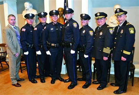 Woburn has five new police officers | | homenewshere.com