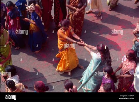 Fugdi, Traditional Indian Rural Dance from Maharashtra, India Stock Photo - Alamy