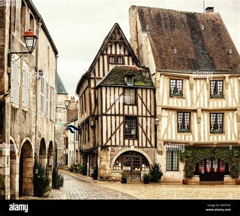 Medieval french village hi-res stock photography and images - Alamy