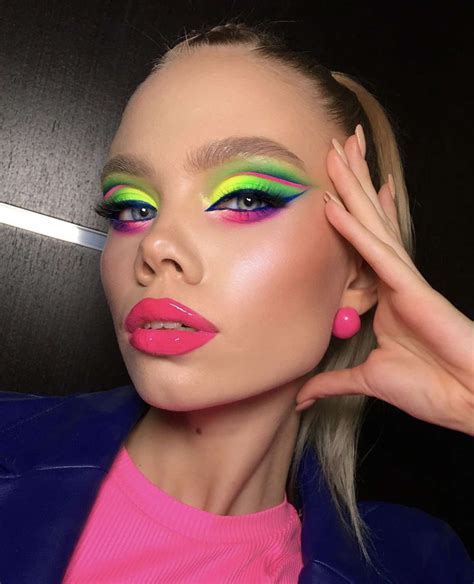 The Best Neon Makeup Looks to Wear All Summer Long