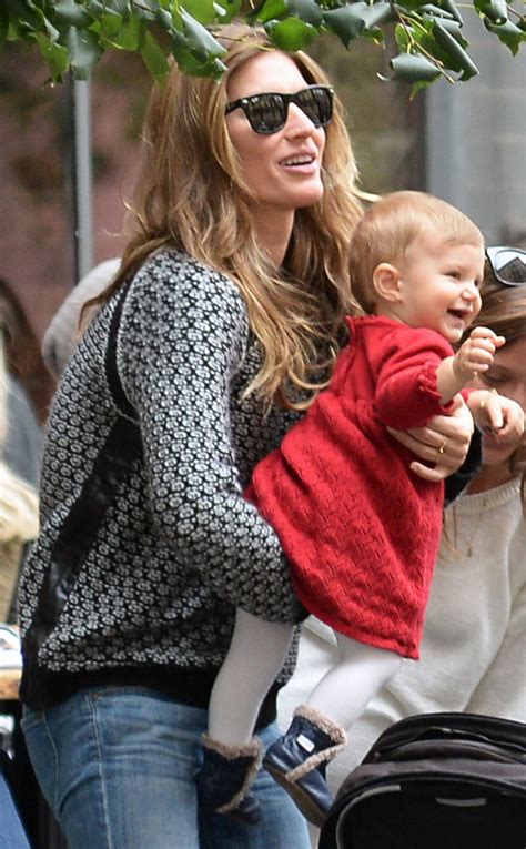 Gisele Bündchen Steps Out With Daughter Vivian in New York City—See the ...