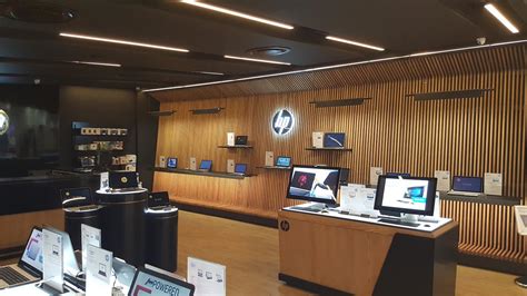 HP Launches their new branded computer & accessory stores | Money 101