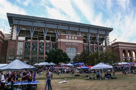 Top 20 college football stadiums you must see in your lifetime | FOX Sports