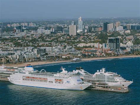 Cruise passengers, Victoria, Australia