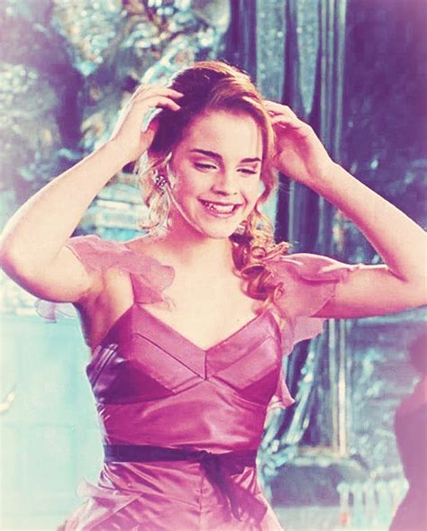 Emma Watson is so beautiful as Hermione in this scene. | Yule ball ...