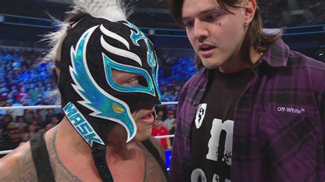 Dominik Mysterio begs Rey Mysterio to punch him: SmackDown, Feb. 24 ...