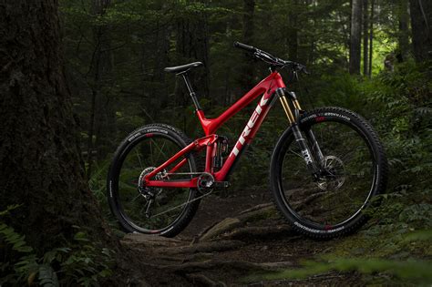 Trek Slash Gets 29" Wheels for 2017 - Singletracks Mountain Bike News