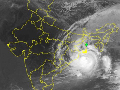 Cyclone Amphan images | Super Cyclone Amphan barrels down towards Indian coast – some satellite ...