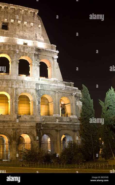 Rome - Colosseum - night Stock Photo - Alamy