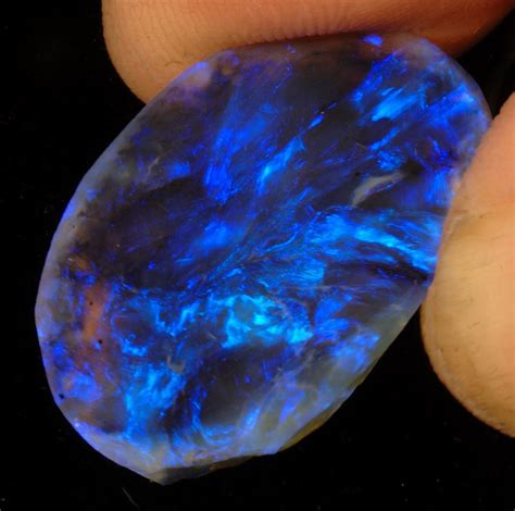 Unique Lightning Ridge Black Opal