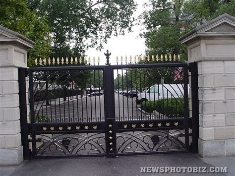 Front Gate To the White House | Image Property of Luis Santa… | Flickr