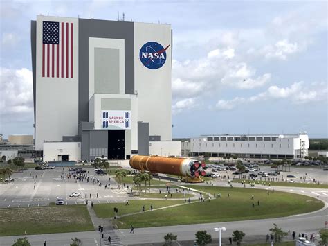 Core of NASA’s first Artemis moon rocket towed into Vehicle Assembly ...