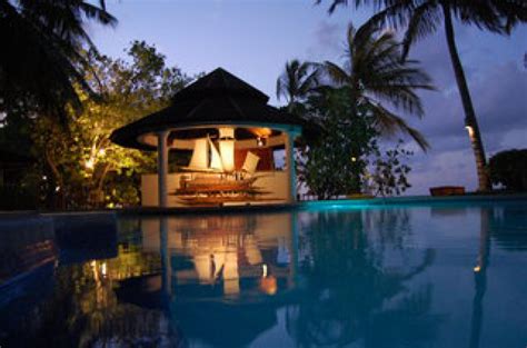 Royal Island Resort & Spa | Wedding venues in Maldives | Hitchbird