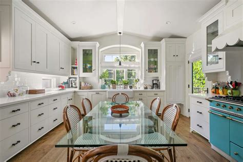 Emma Stone Lists Los Angeles Home for $4 Million: PHOTOS