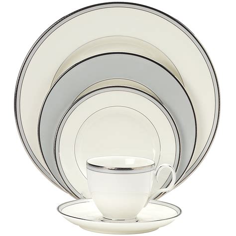 Noritake Porcelain, White Porcelain 20 Piece Dinnerware Set 7983-20M ...