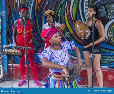 Rumba in Havana Cuba editorial stock image. Image of dancing - 75432059