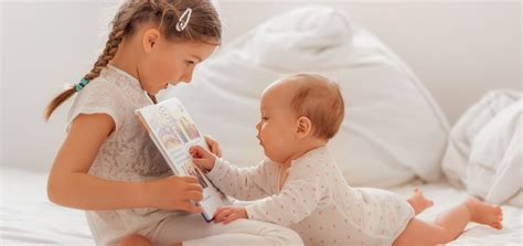 Super cute pictures of child geniuses reading books