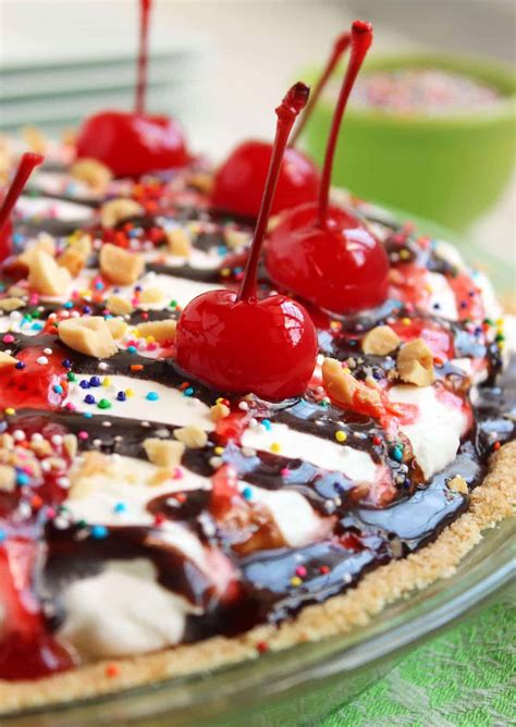 No Bake Banana Split Pie - The Suburban Soapbox