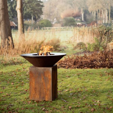 OFYR Outdoor Fire Sculpture | | Vuurschalen, Tuin inspiratie, Vuurkorven