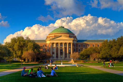 Afternoon in the Quad | Students enjoying the lovely late af… | Flickr