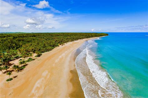 Explore what beautiful Puerto Rico has to offer | Bahia beach, Beach ...