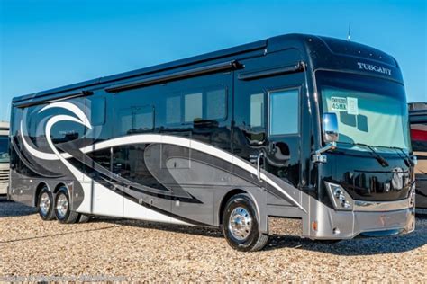 2019 Thor Tuscany Triple Slide