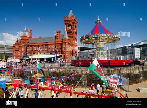 Cardiff Bay Beach summer festival, Roald Dahl Plas, Cardiff Bay, South Wales, UK Stock Photo - Alamy