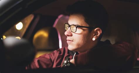 Blue Light Glasses For Night Driving: Effective or Not? – SOJOS