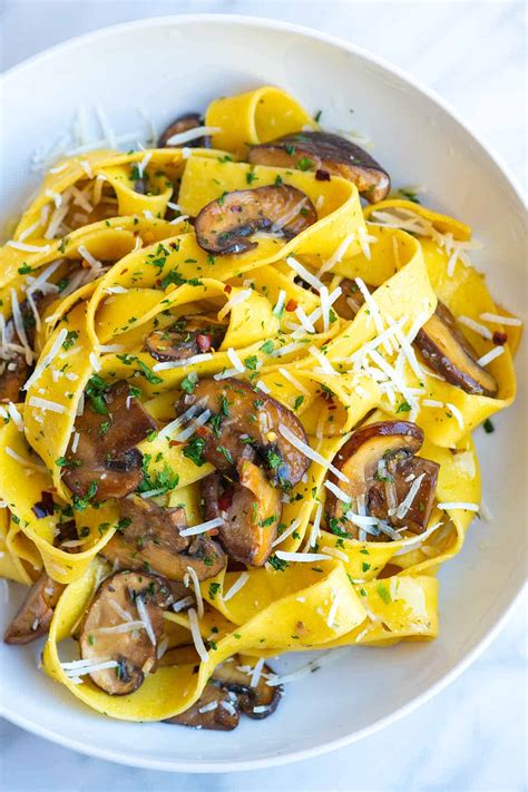 Easy Garlic Mushroom Pasta Recipe