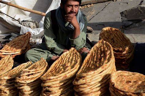 Easy Ways to Store Leftover Naan Bread 2023 - AtOnce