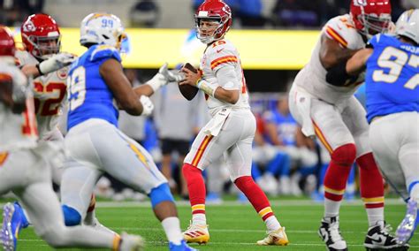 Chiefs vs. Chargers, Week 11: Chiefs Wire staff predictions