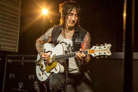 Guns N’ Roses Guitarist Richard Fortus Has Long History with Gretsch ...