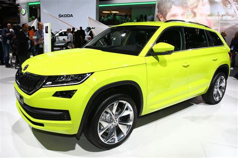 Skoda Kodiaq SUV showcased at Paris Motor Show - Throttle Blips