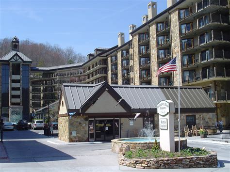 Gatlinburg Town Square | RedWeek