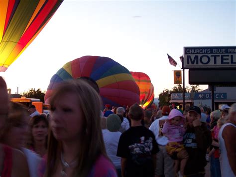 Vicki & Ed's Adventure: Saturday Night Balloon Glow