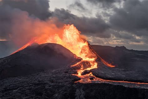 Unbelievable Photos of Iceland's Fagradalsfjall Volcano Erupting