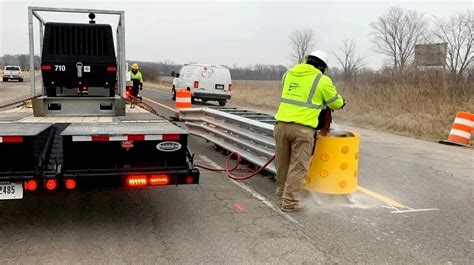 Holcomb announces $475M in southern Indiana road projects - Indianapolis News | Indiana Weather ...