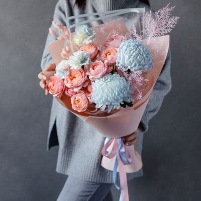 Luxury flowers for Moscow - Order flowers online - RussiaFlora