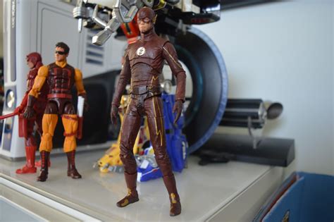 toyLORDZ: DC Collectibles Flash TV show figure - Season 2 modification