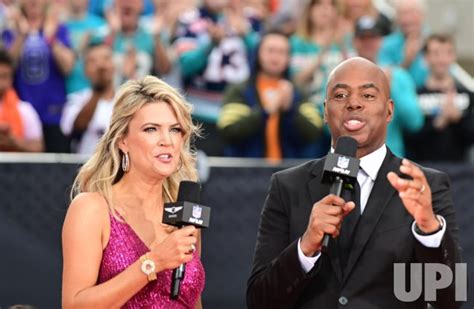 Photo: NFL Honors red carpet arrivals at Super Bowl LIV in Miami - SBP2020201927 - UPI.com