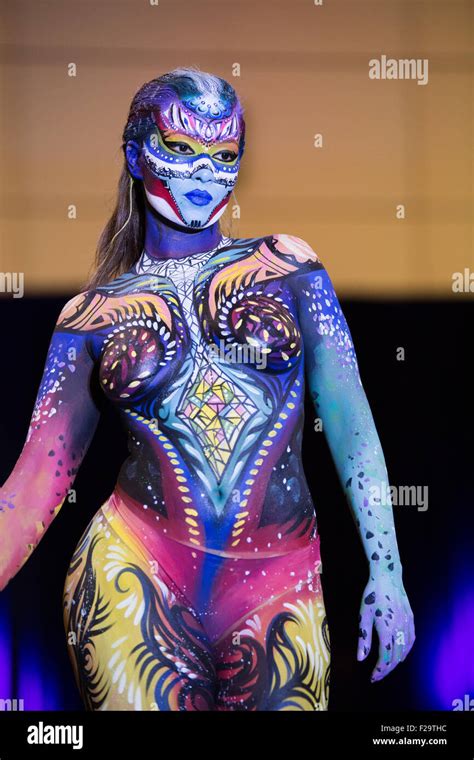 Female bodypaint body paint hi-res stock photography and images - Alamy