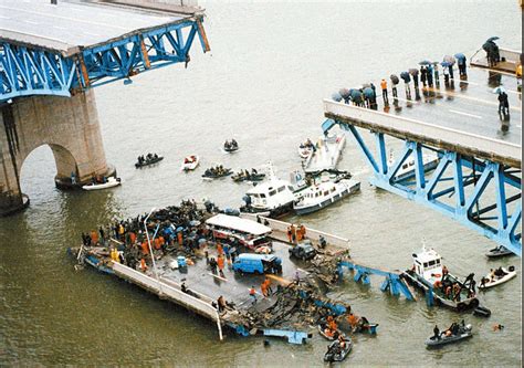 Seongsu Bridge over the Han River in Seoul, South Korea after the ...