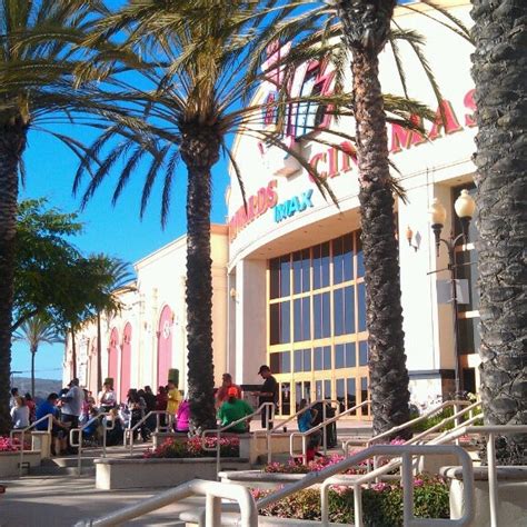 Edwards Mira Mesa 18 IMAX & RPX - Movie Theater in San Diego