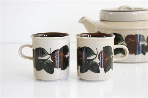 SOLD - Vintage Arabia Finland Ruija Coffee Mugs – Wise Apple Vintage