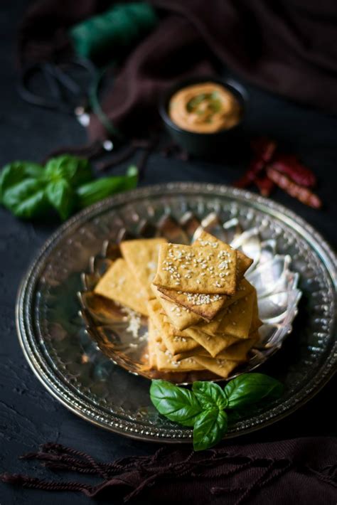 Spicy Vegan Cheese Crackers + dip - Love is in my Tummy