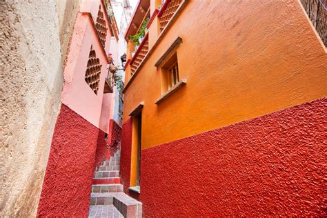 El Callejon del Beso: Mexico's Romantic Secret - InMexico